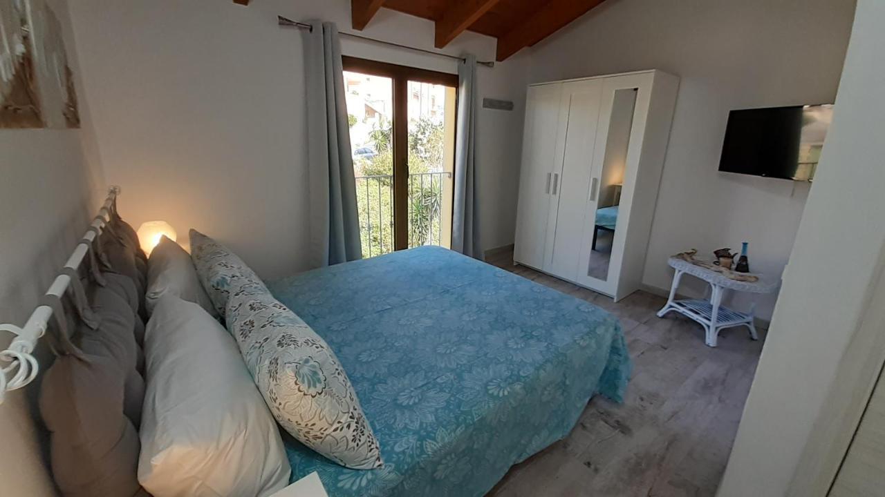 B&B U Punenti Ла-Маддалена Экстерьер фото